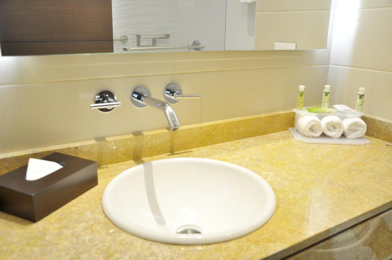 Express & Zona G By Ihg Hotel