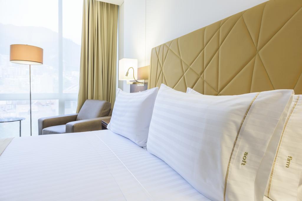 Hotel Express & Zona G By Ihg Bogota