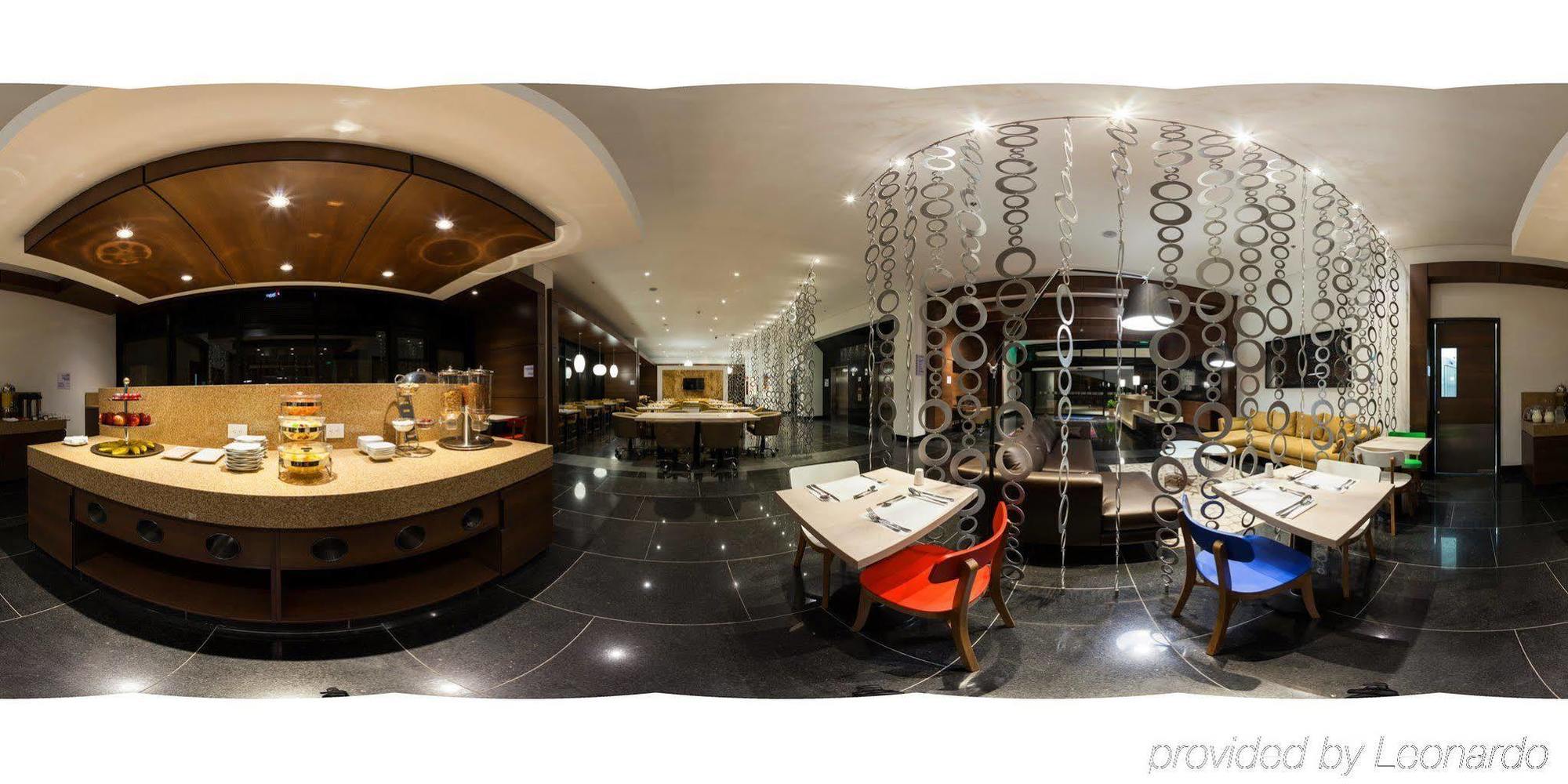 Hotel Express & Zona G By Ihg 4*