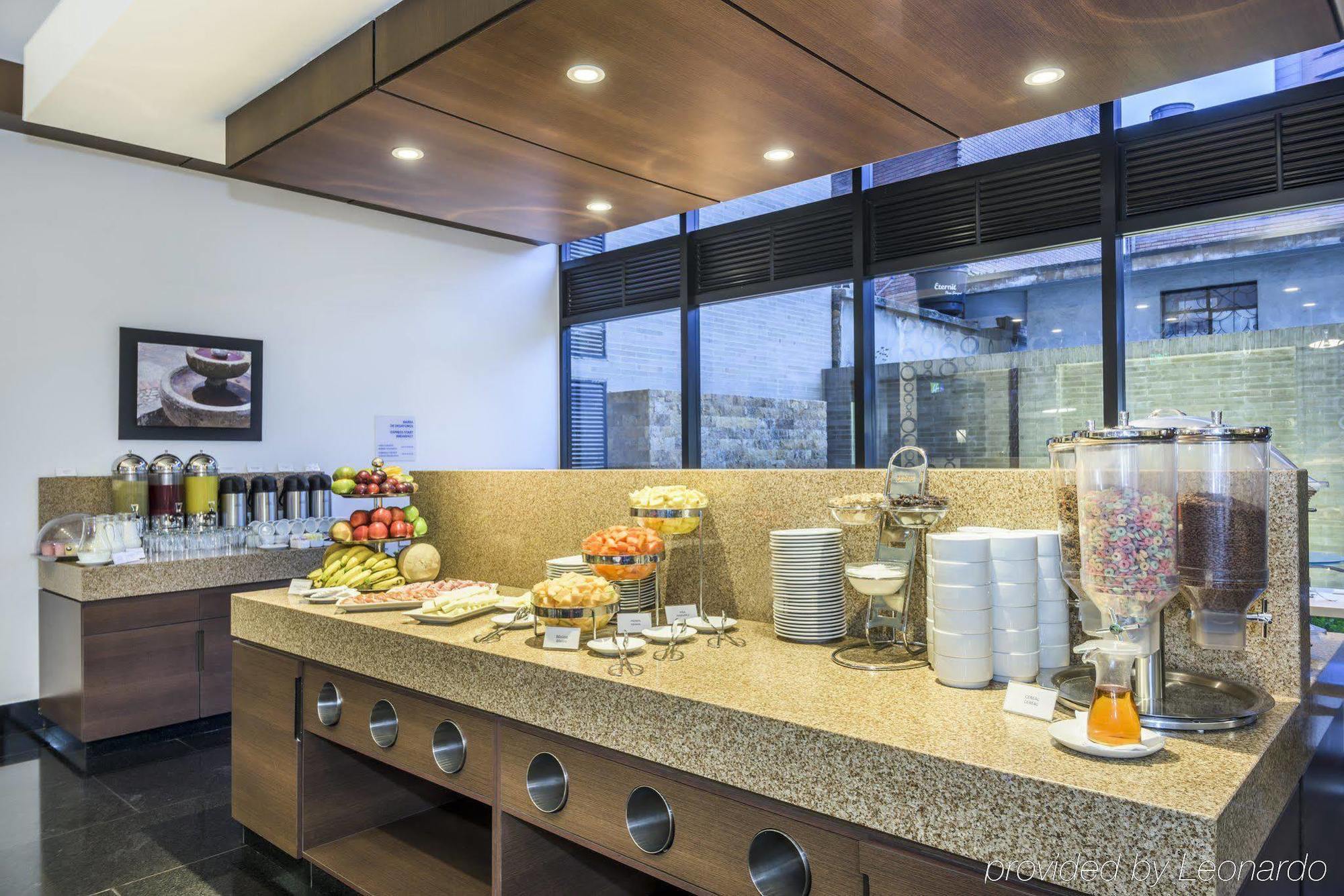 Express & Zona G By Ihg Hotel